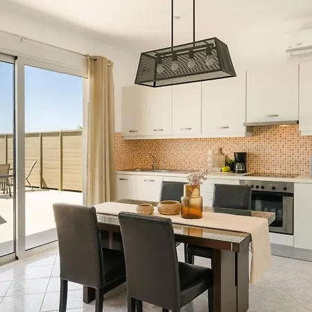 Villa George By Select